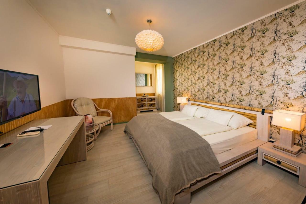 Hotel Freizeittempel Wiener Neustadt Ngoại thất bức ảnh