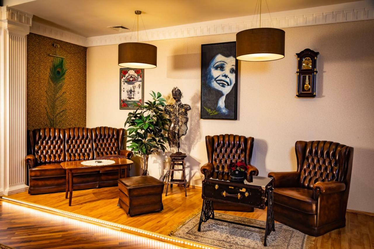 Hotel Freizeittempel Wiener Neustadt Ngoại thất bức ảnh